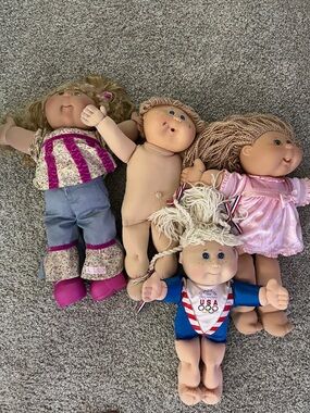 Cabbage Patch kids dolls lot of 4